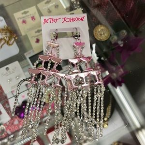 1 hr sale Betsey Johnson chandelier crystal drop earrings